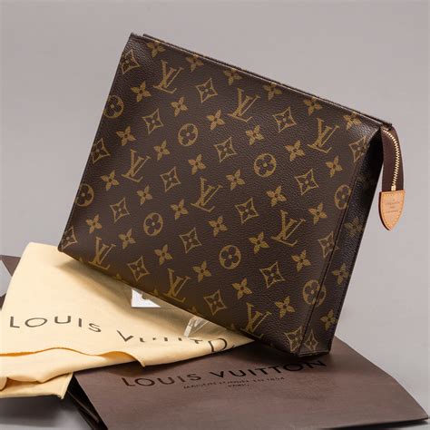 louis vuitton toilet artist|louis vuitton toiletry pouch 26.